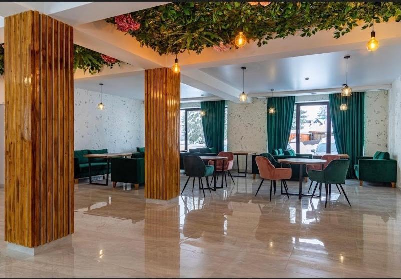 Imperial Hotel บูโคเวล ภายนอก รูปภาพ