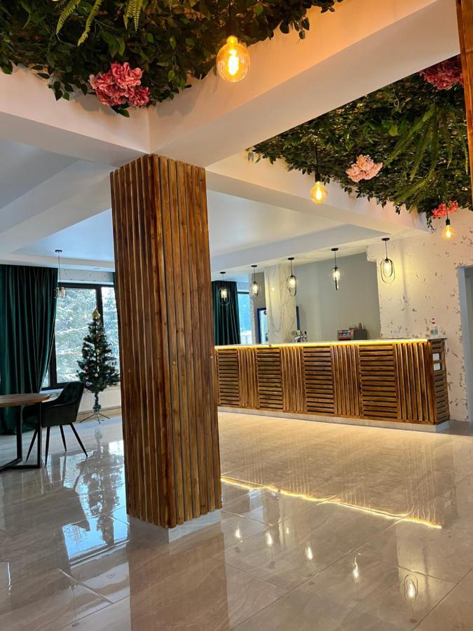 Imperial Hotel บูโคเวล ภายนอก รูปภาพ