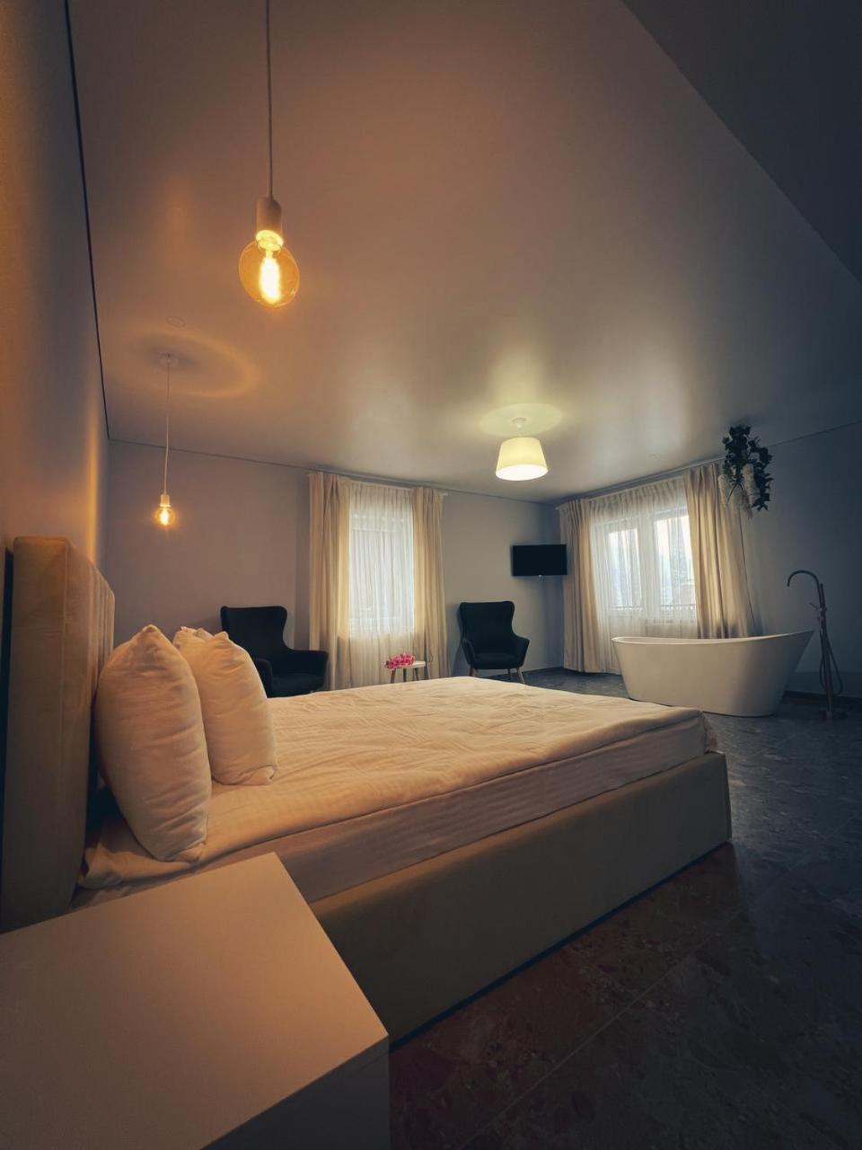 Imperial Hotel บูโคเวล ภายนอก รูปภาพ