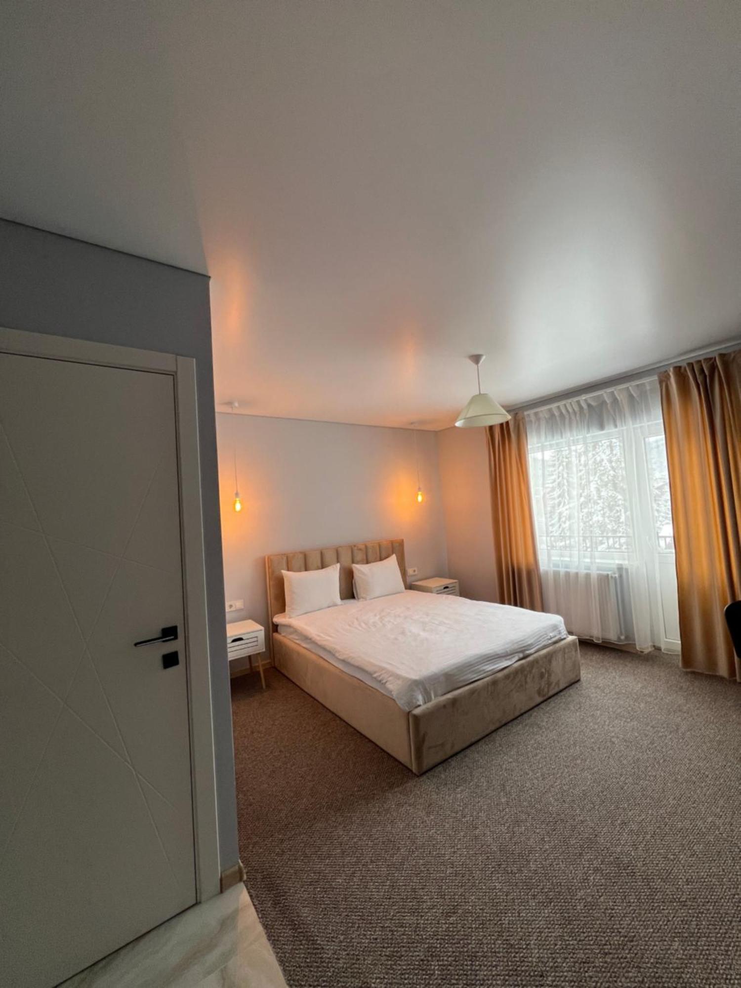 Imperial Hotel บูโคเวล ภายนอก รูปภาพ