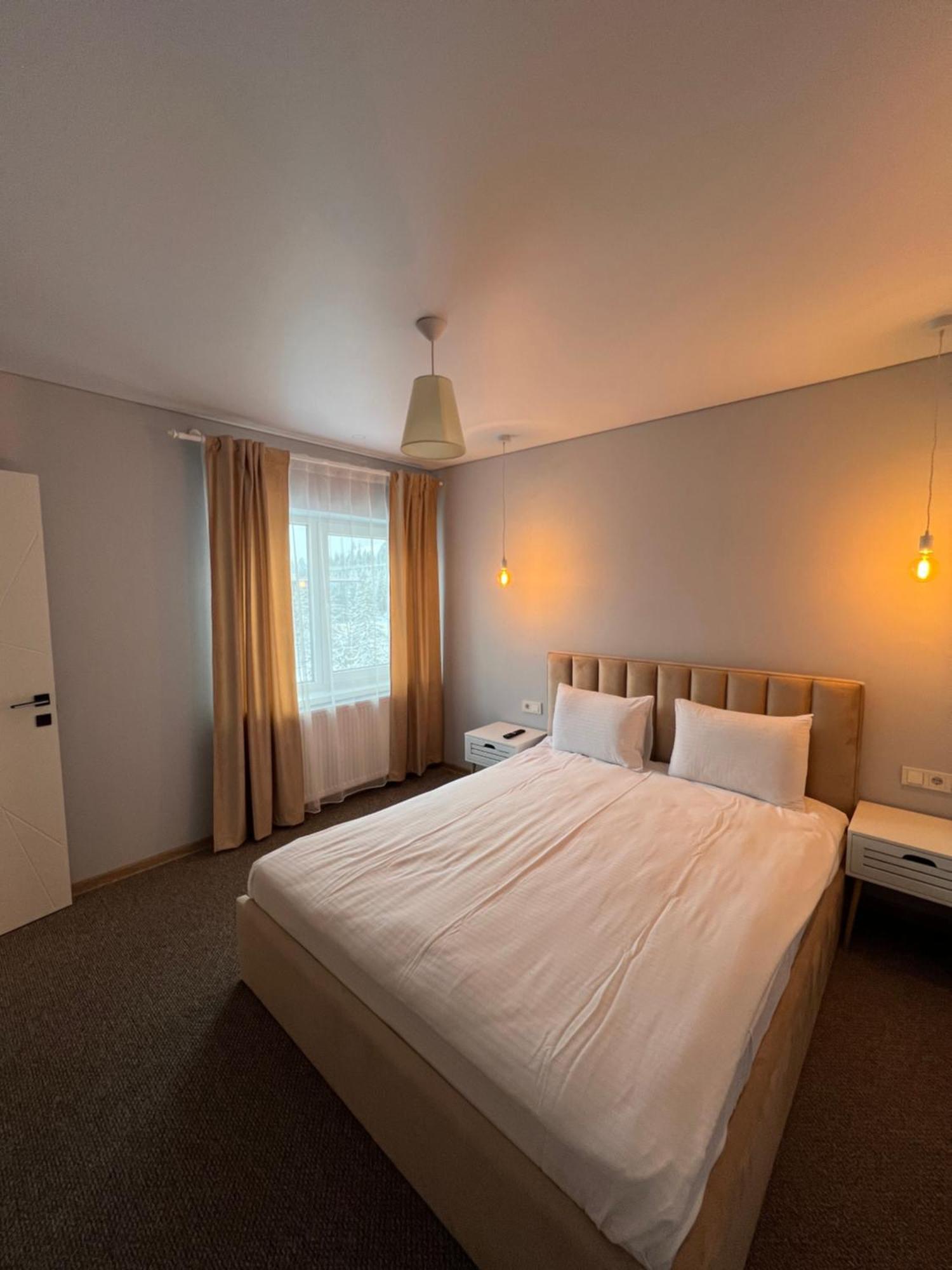 Imperial Hotel บูโคเวล ภายนอก รูปภาพ