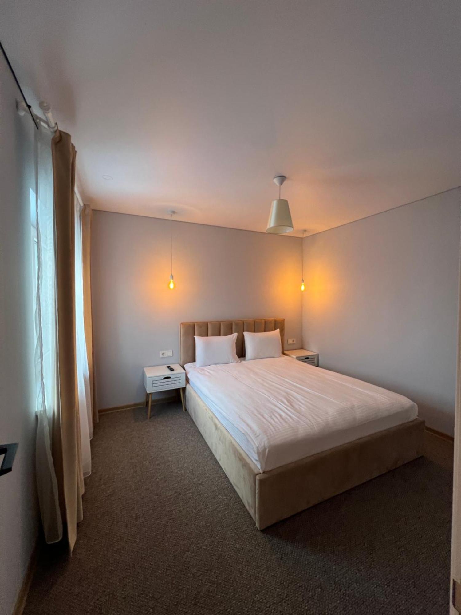 Imperial Hotel บูโคเวล ภายนอก รูปภาพ