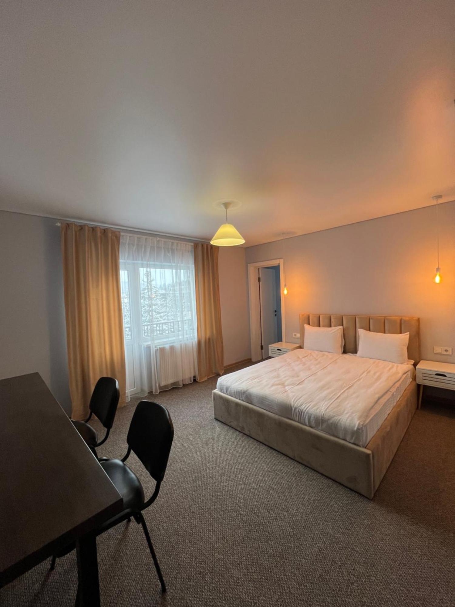 Imperial Hotel บูโคเวล ภายนอก รูปภาพ